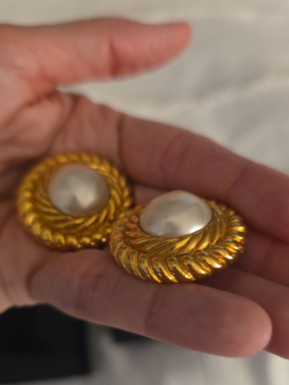 Chanel Vintage Clip On Earrings - Picture 10 of 12